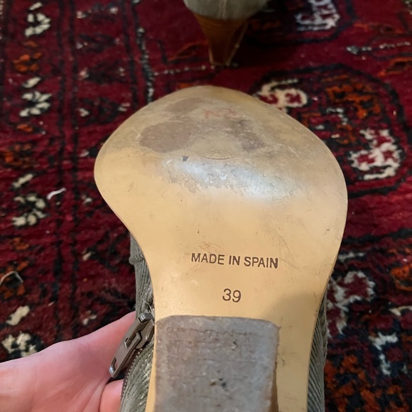 Y2K Sage Green Super Pointed Toe Corduroy Boots with Embroidery - Picture 5 of 6